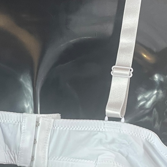 VADALALA White Lace Detail Underwire Padded Bra. Size 42 D - Picture 5 of 9